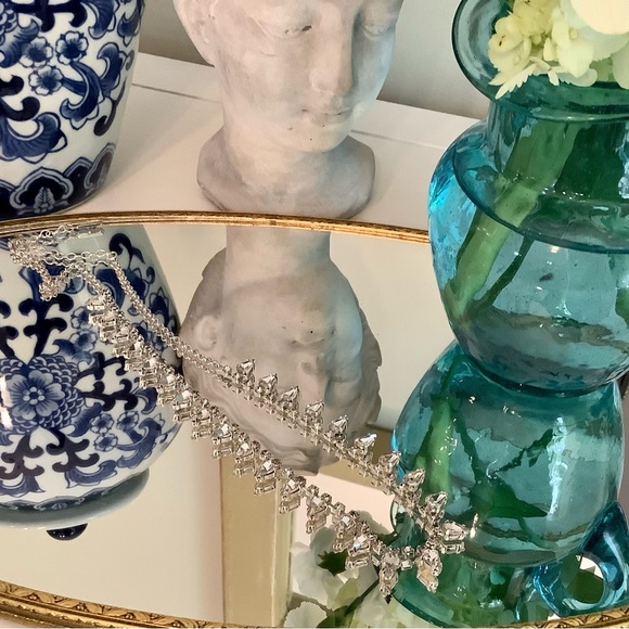 ⭐️✨Stella & Dot delicate crystal statement necklace - Picture 5 of 6